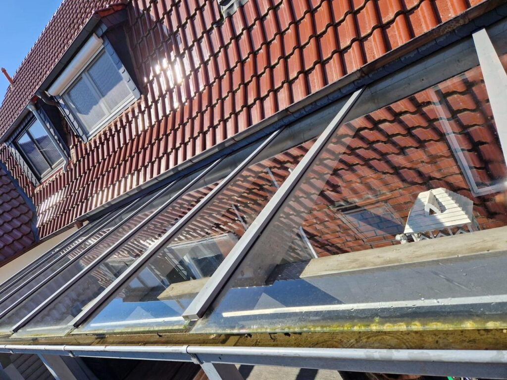 Terrassenüberdachung in Bremen-Borgfeld nach der Reinigung – sauberes Glasdach